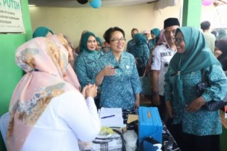 PKK Kabupaten Bogor saat kegiatan posyandu. Foto: dokumentasi