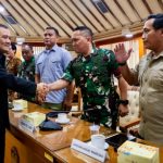 Gubernur Jateng, Ahmad Luthfi saat bertemu tim utusan Kepala Staf Angkatan Darat (KSAD) Jenderal TNI Maruli Simanjuntak di Kantor Gubernur. Foto: dokumentasi
