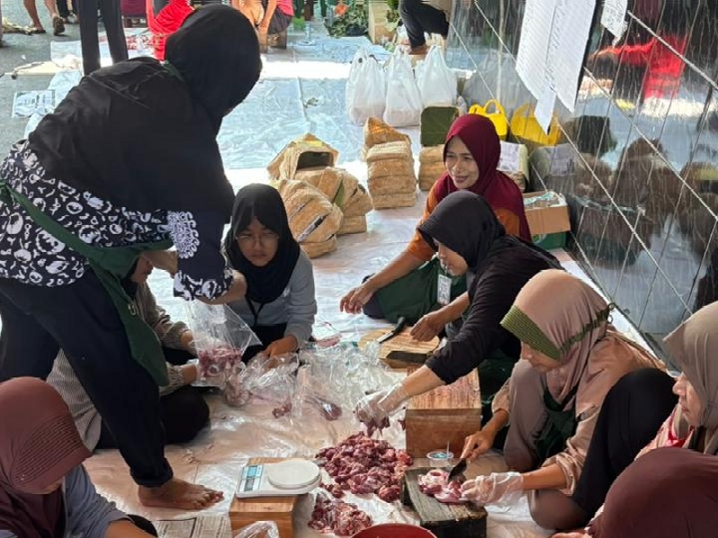Usung Semangat Gotong Royong, Kurban di Masjid Darul Ulum Semarang Meningkat