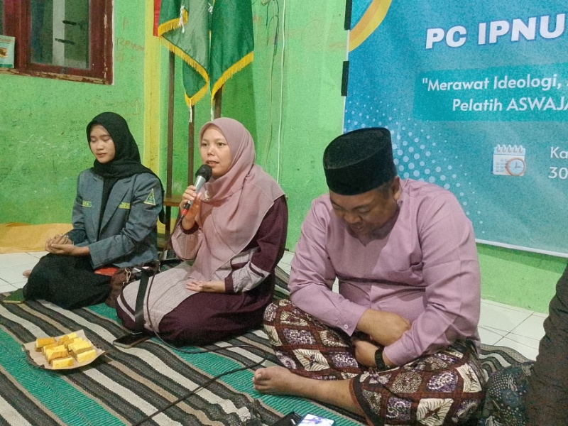 Dwi Supratiwi saat sarasehan kegiatan Latin dan Latpel IPNU-IPPNU Kota Semarang di MA Darussalam Meteseh Tembalang Semarang. qq/kawanbisnis.com