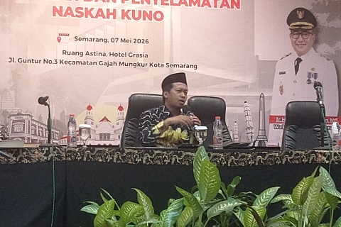Dr. In'amuzzahidin saat menjadi narasumber kegiatan Bimbingan Teknis Penelusuran dan Penyelamatan Naskah Kuno yang digelar pada Kamis (7/5/2026) oleh Dinas Kearsipan dan Perpustakaan Kota Semarang. Foto : kawanbisnis.com