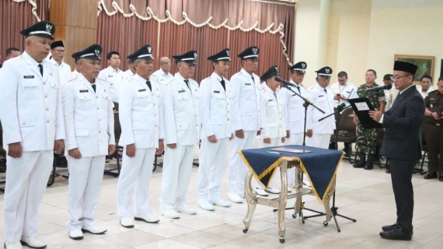 Bupati Tasikmalaya Lantik 4 Kepala Desa dan 5 PAW