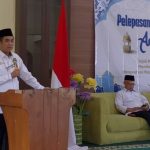 Rektor UIN Walisongo Prof. Dr. Musahadi saat pelepasan peserta KKN Internasional di Haramain (Makkah dan Madinah) Tahun 2026 yang dilaksanakan di Laboratorium Fakultas Dakwah dan Komunikasi (FDK) UIN Walisongo Semarang, Selasa (21/7/2026) pagi. Foto: dokumentasi