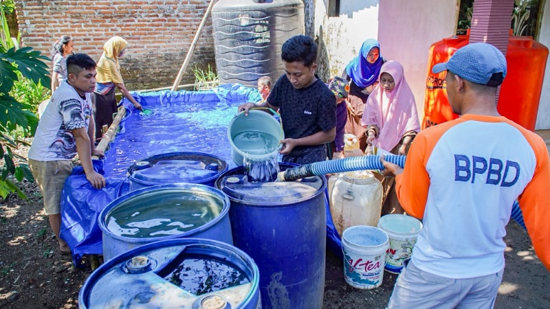 Empat Mobil Tangki BPBD Kabupaten Lumajang Sehari 24 Kali Kirim Air Bersih di Enam Kecamatan