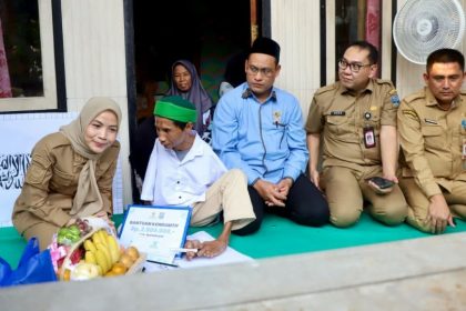 Luar Biasa! Kang Nur Buktikan Fisik Bukan Hambatan Untuk Berkarya, Gunakan Kaki Tulis Kaligrafi Arab
